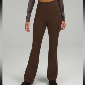 Groove Super-High-Rise Flared Pant *nulu (Java)